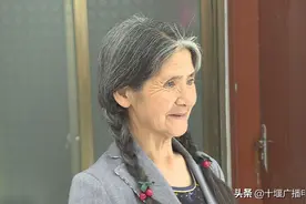 十堰六旬奶奶爆红网络，网友：岁月从不败美人图片
