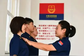 【威海消防】新制服！新风貌！支队政府专职消防员统一换新式制服上岗图片