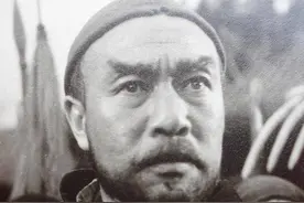 他是新中国第一位影帝，《小兵张嘎》导演，晚年丧子，67岁去世图片