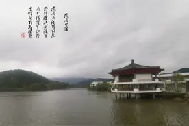 风雨中登山，赏清泉石上流美景图片