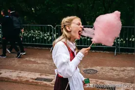 纪实感十足的街拍，摄影师带你玩转街头摄影图片