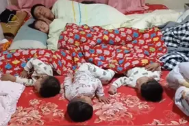 “双标爸爸”带娃午睡火了，搂着女儿甜如蜜，儿子：我是捡来的吧图片