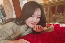 错爱一人至今单身，从甜歌天后到隐退种菜，杨钰莹的人生很不简单图片