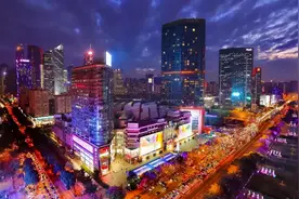 再莫往长沙五一广场挤了，去南边啰，一样的繁华图片