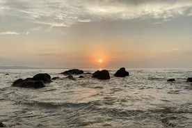 诗言志，志不同——赏析《观沧海》与《浪淘沙 北戴河》图片