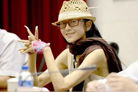 “一个女人最大的失败是没一个儿女”杨丽萍的回应很霸气图片