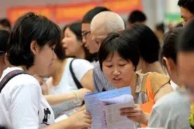 省内上大学和省外上大学的差距有多大，毕业才醒悟，但愿你选得对图片