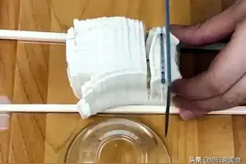 “世界级”切豆腐大赛，日本厨师切出菊花，中国：见过蒲公英吗？图片