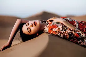 摩羯暗恋一个人的时候，三生有幸遇见你，纵使悲凉也是秋图片