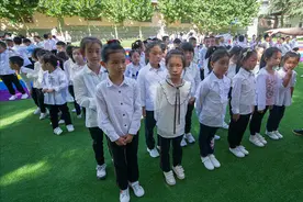 孩子是长不高，还是发育晚？用4个方法可判断，爸妈早知道少担心图片