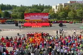 尉犁县“2021年中国农民丰收节”庆祝活动乐淘淘 展现乡村振兴风采图片
