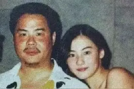 张柏芝不容易，不仅养父母弟弟，还有七婆八姨，曾经累瘫连睡16天图片