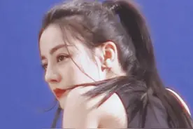 迪丽热巴身材太赞，穿背心短裤无一丝赘肉，白皙长腿吸睛侧颜惊艳图片