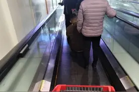 章丘大润发终于人性化了！购物车不用往里放硬币了图片