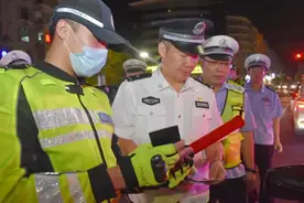 ​梁瑞国到市区督导周末夜查执法统一行动图片