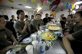 饮食也是战斗力！看看中国新驱逐舰的厨房和餐厅图片
