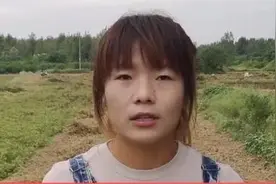 一手捧红七十二岁要饭老大爷，南阳网红三农小赵做公益不忘初心图片