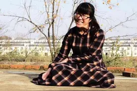农民余秀华的爱有多痛：赏析余秀华《我爱你》图片