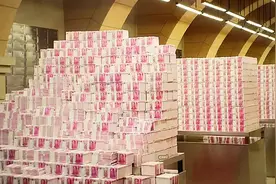 北京84岁扫地大妈狂捐24亿,却卑微称为丈夫赎罪,她究竟隐藏了什么图片
