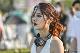 女生穿得少穿得性感是想吸引男生的目光吗？这是为什么？图片