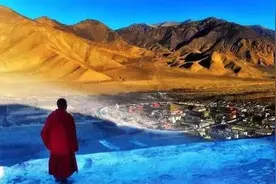 人生本是一场空，来时一丝不挂，去时一缕青烟，繁华历尽终归平淡图片