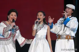 《吉祥三宝》这位15年前红遍中国的小姑娘 如今长这样 仙气十足图片