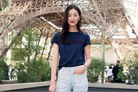 不管是什么身材的女人，穿T恤得牢记这3个要点，这样才显瘦又迷人图片