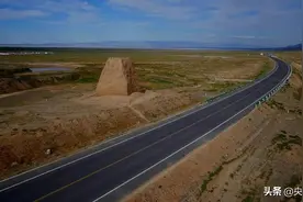 中国影像方志｜巴里坤：风蚀地貌惊艳奇绝，小曲传唱驼铃声声，骏马奔腾牧歌悠扬，蒸饼“艾”面凝聚乡愁图片
