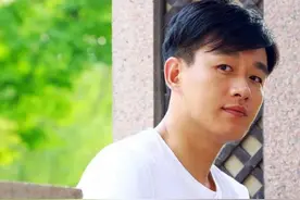6岁时父亲成植物人，用20年唤醒父亲的佟大为，到底有多孝顺？图片