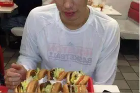 NBA球星的饭量一点不比武松差，636个甜甜圈只够吃一天图片