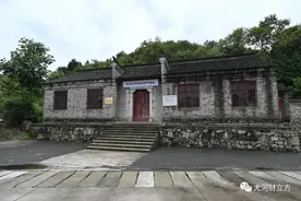 藏在信阳四望山深处的印钞厂图片
