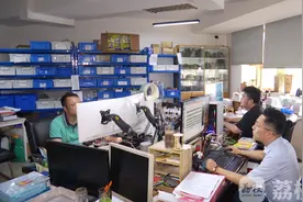 科普很有趣，坚持却很难！康康理工男老爸们的“育儿经”图片