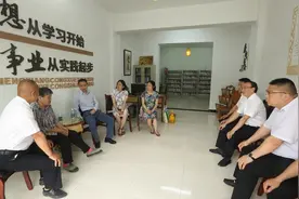 市委常委、常务副市长封安到纳溪区检查地灾安全和走访慰问困难职工图片