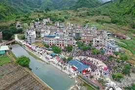 凌云朝里歌圩：颂党百年大家唱图片
