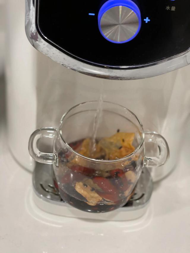黑米炖花胶做法 2026年黑米炖花胶做法视频