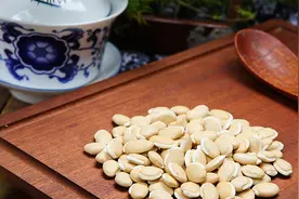煲汤的白扁豆你选对了吗？当心买到“假冒白扁豆”，生熟功效也不同图片