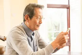 60岁大叔自诉；娶了比我小18岁的妻子，她天天等着我的遗嘱图片