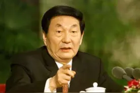 1992年，朱镕基跃升政治局常委有人反对，邓小平：好干部就在眼前图片