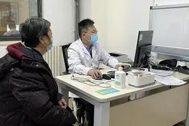 咋回事？郑州27岁姑娘频繁胸闷胸痛，一查竟是心梗，医生都惊住了图片