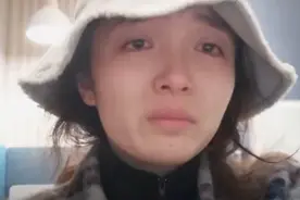 【感动】那个入境后泪崩的留学生，做志愿者了！图片