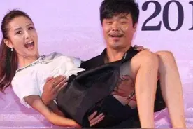 女星公主抱的瞬间：杨颖衣服脱落，最后一位太尴尬了图片