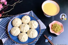 跟饭店主厨学做“番茄鸡蛋馅包子”，味道颠覆想象，回味无穷图片