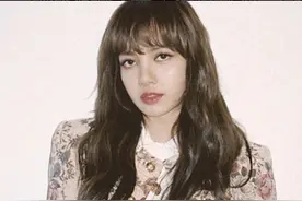 Lisa被称人间芭比，录节目被强制卸妆，你还认出来她吗图片