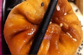 上海这家小杨生煎包，华晨宇心心念念，外国人吃了都说好吃图片