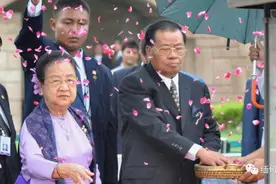 缅甸退役大将丹瑞，前总统吴登盛在住宅提前投票图片
