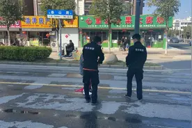 涟水这位老奶奶脾气真大，竟生气离家出走图片