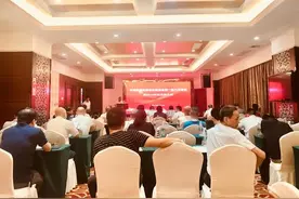 芦淞区服饰市场经理协会工作会议暨芦淞市场群表彰大会成功召开图片