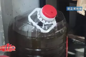 蟑螂、苍蝇、脏油！外卖小哥冒险曝光：福州销量第一的螺蛳粉店太恶心图片
