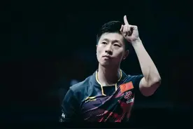 马龙刘诗雯等人抵达全运村，樊振东T恤超可爱，央视直播赛程表图片