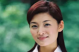 安徽卫视美女主持人马滢最美照片，酷似周涛，太漂亮了图片